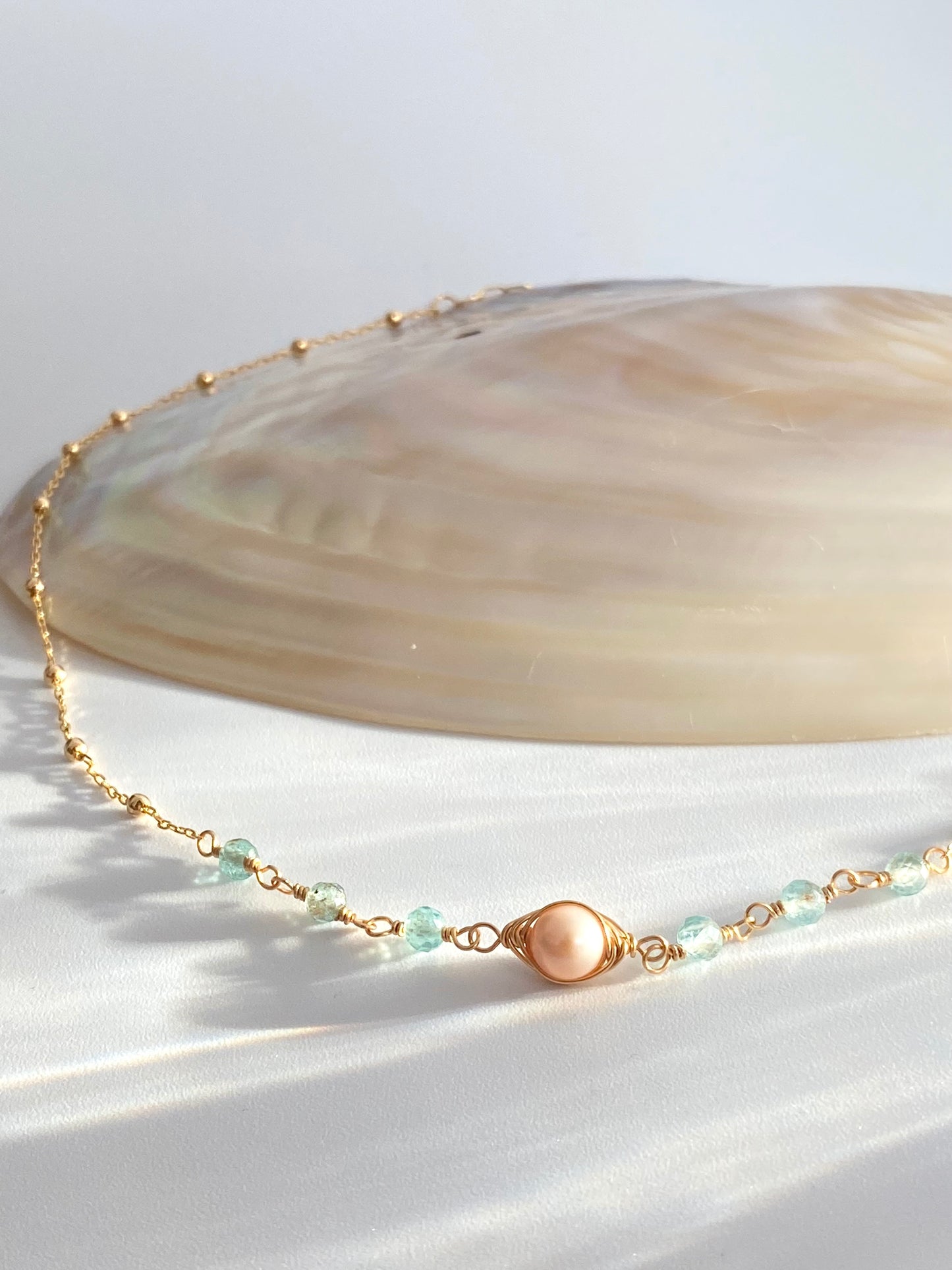 Tide-bound necklace