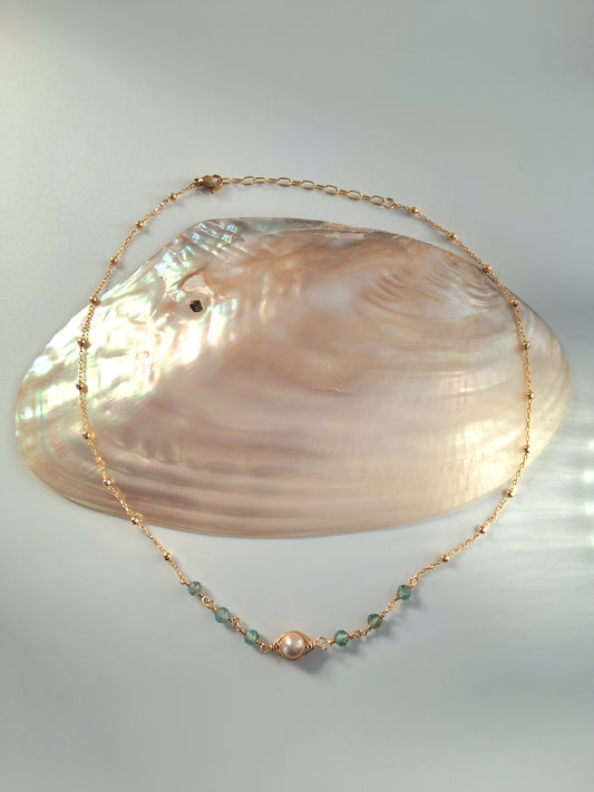 Tide-bound necklace